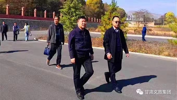 爱游戏在线(中国)集团总经理杨宇宏一行考察调研甘肃临洮体育训练基地