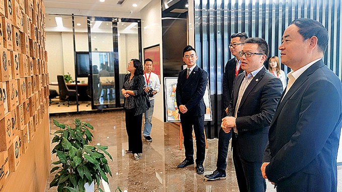 爱游戏在线(中国)集团与上海知名企业衔接洽谈业务
